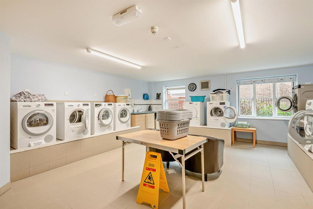 8682486-interior08-800.jpg
