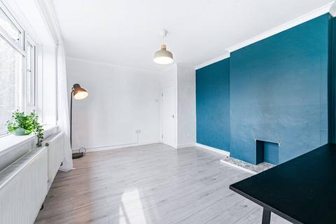 4 bedroom flat to rent, Lewisham Hill, Blackheath, London, SE13