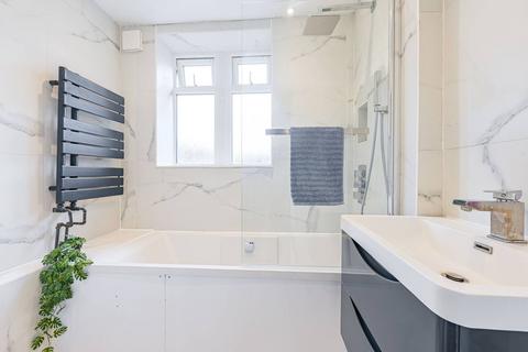 4 bedroom flat to rent, Lewisham Hill, Blackheath, London, SE13