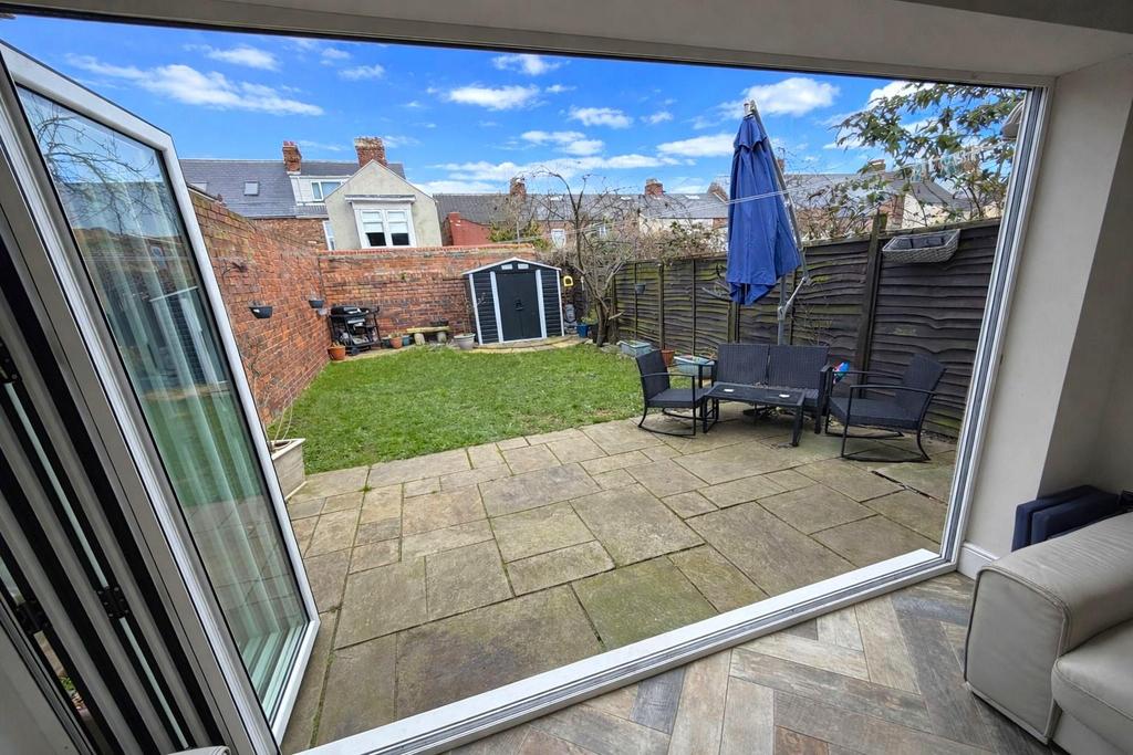 Bi fold doors to garden