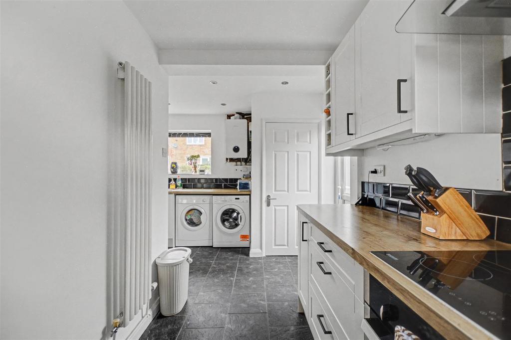 Kitchen 4.jpeg
