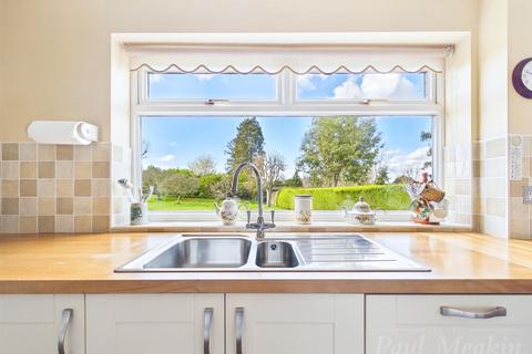 undefined, Arundel Avenue, South Croydon