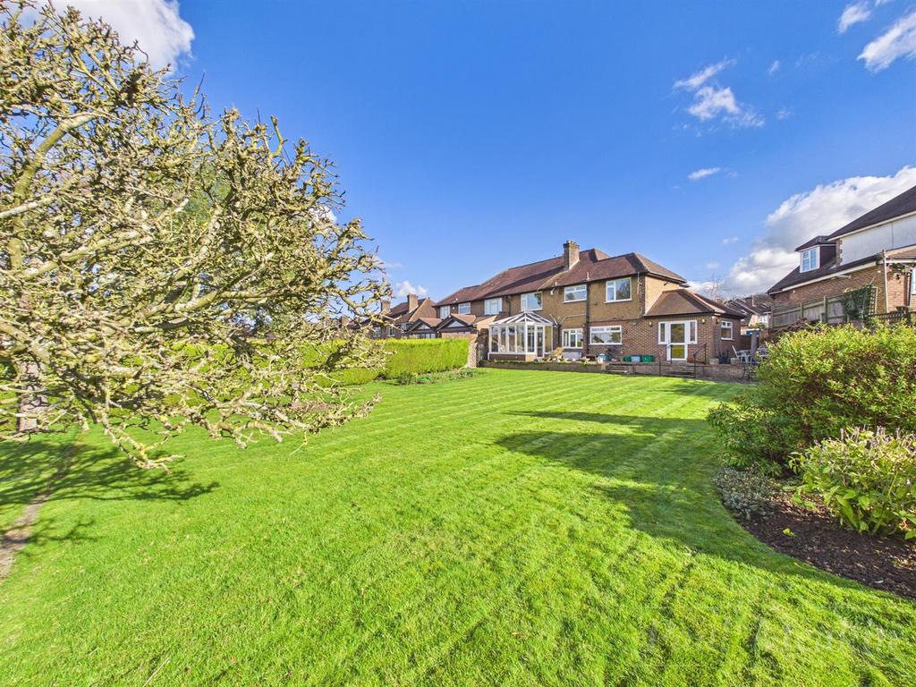 Large rear garden