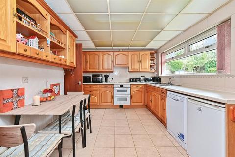 3 bedroom bungalow for sale, Crescent Lane, Guildford GU12