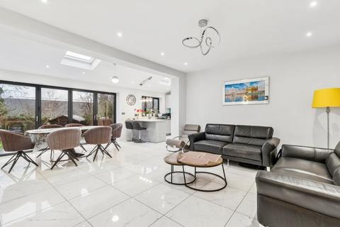 undefined, Grange Gardens, Pinner Village