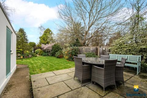 undefined, Fairlands Avenue, Guildford GU3