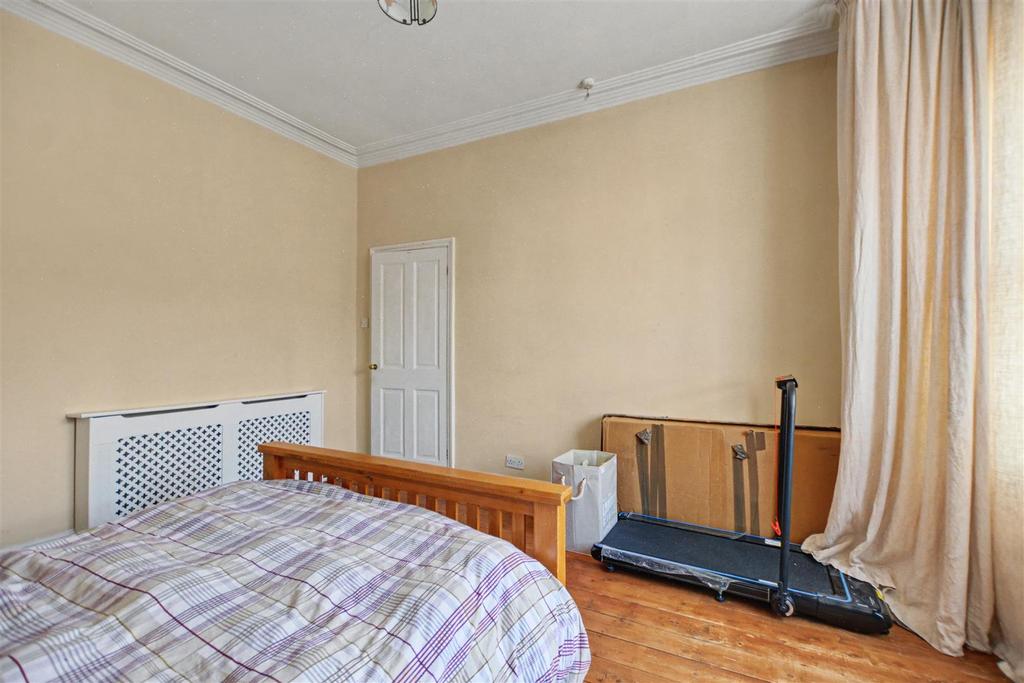 Bedroom 1 2.jpeg