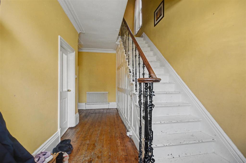 Entrance Hall 2.jpeg