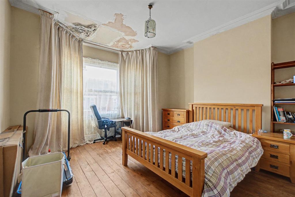Bedroom 1 1.jpeg