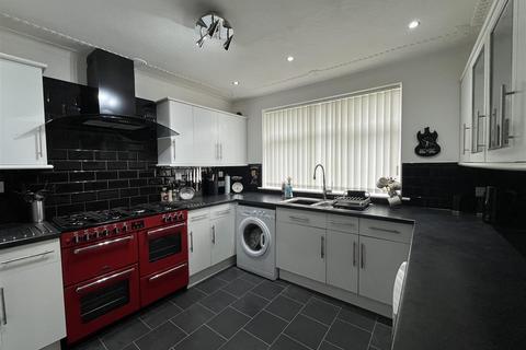 3 bedroom semi-detached bungalow for sale, Leonard Street, Bradford BD12