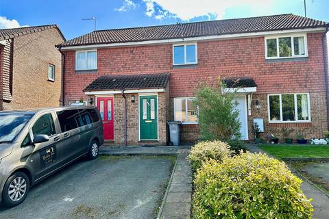 2 bedroom terraced house for sale, Bardsley Drive, Farnham