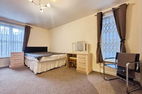 2 bedroom flat for sale, Blandford Court, City Centre, Newcastle upon Tyne, NE4