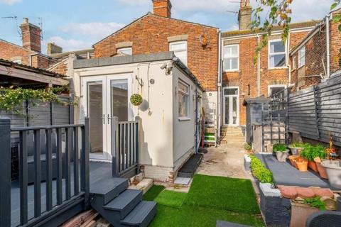 3 bedroom terraced house for sale, Regent Road, Lowestoft, Suffolk