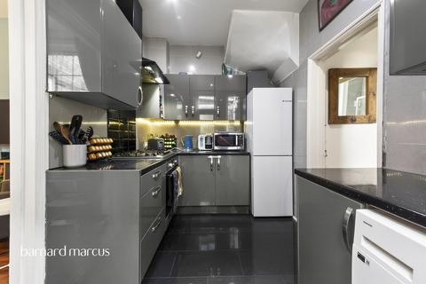 2 bedroom maisonette for sale, Lyndhurst Road, London