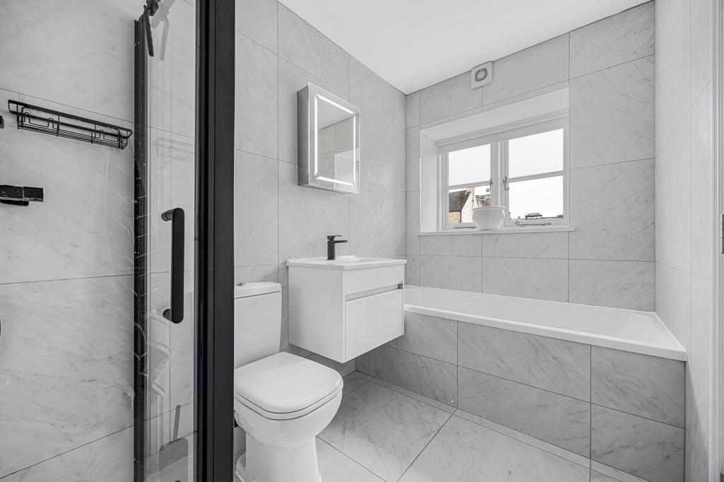 Bed 1 En-Suite