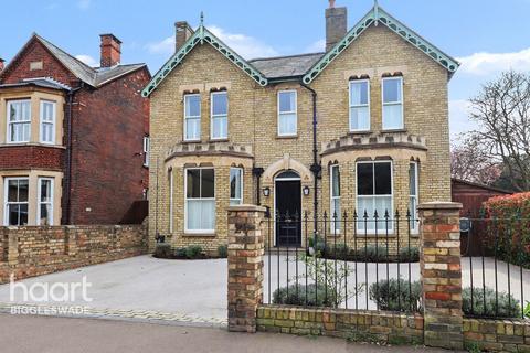 4 bedroom detached house for sale, Bedford Road, Sandy