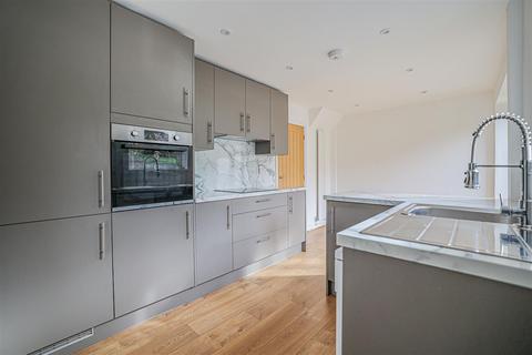 undefined, Beechfield Road, Boxmoor, HP1