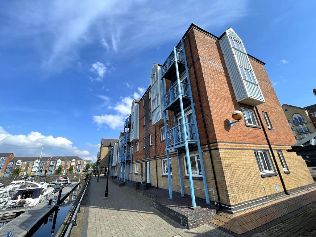 2 bedroom flat for sale