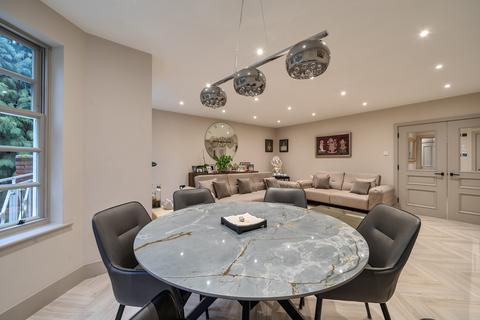 2 bedroom apartment for sale, Aylmer Drive, Stanmore