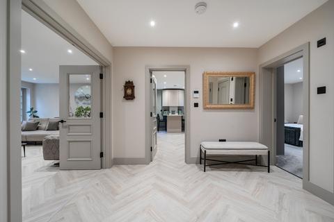 2 bedroom apartment for sale, Aylmer Drive, Stanmore