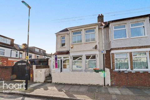 3 bedroom end of terrace house for sale, Arthur Road, London