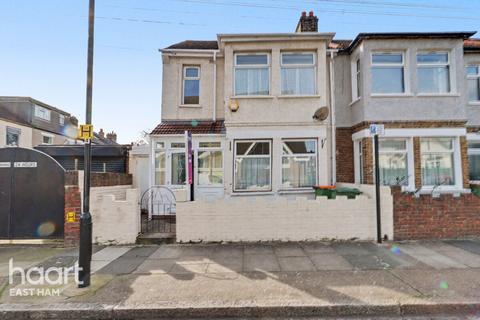 3 bedroom end of terrace house for sale, Arthur Road, London