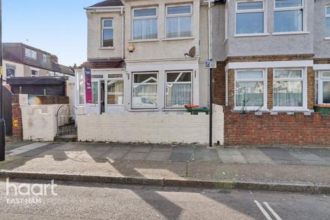 3 bedroom end of terrace house for sale, Arthur Road, London
