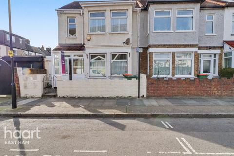 3 bedroom end of terrace house for sale, Arthur Road, London