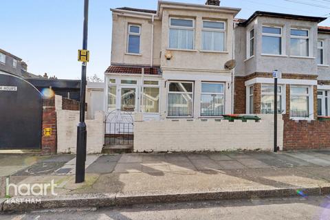 3 bedroom end of terrace house for sale, Arthur Road, London