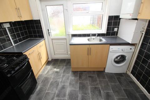 3 bedroom terraced house to rent, Coniston Road, Hindley
