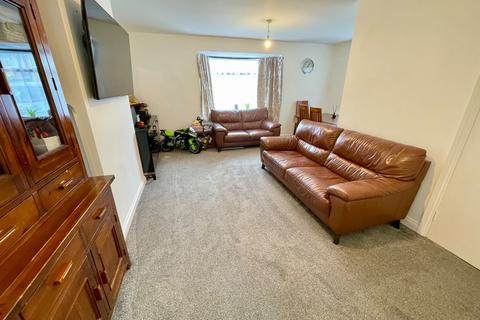 3 bedroom end of terrace house for sale, Abbots Wood Road, Luton, Bedfordshire, LU2 0LT