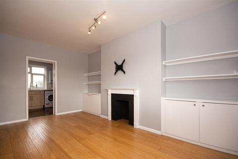 1 bedroom flat to rent, Gowrie Road,