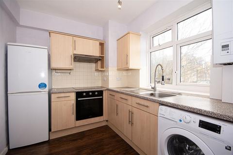 1 bedroom flat to rent, Gowrie Road,