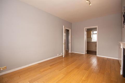 1 bedroom flat to rent, Gowrie Road,
