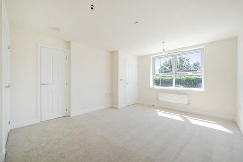 3 bedroom end of terrace house to rent, Robert Lewis Avenue, Crewe, Cheshire, CW1