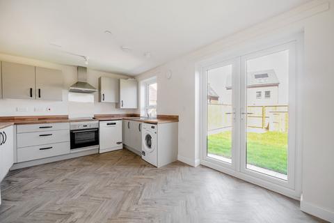 3 bedroom end of terrace house to rent, Robert Lewis Avenue, Crewe, Cheshire, CW1
