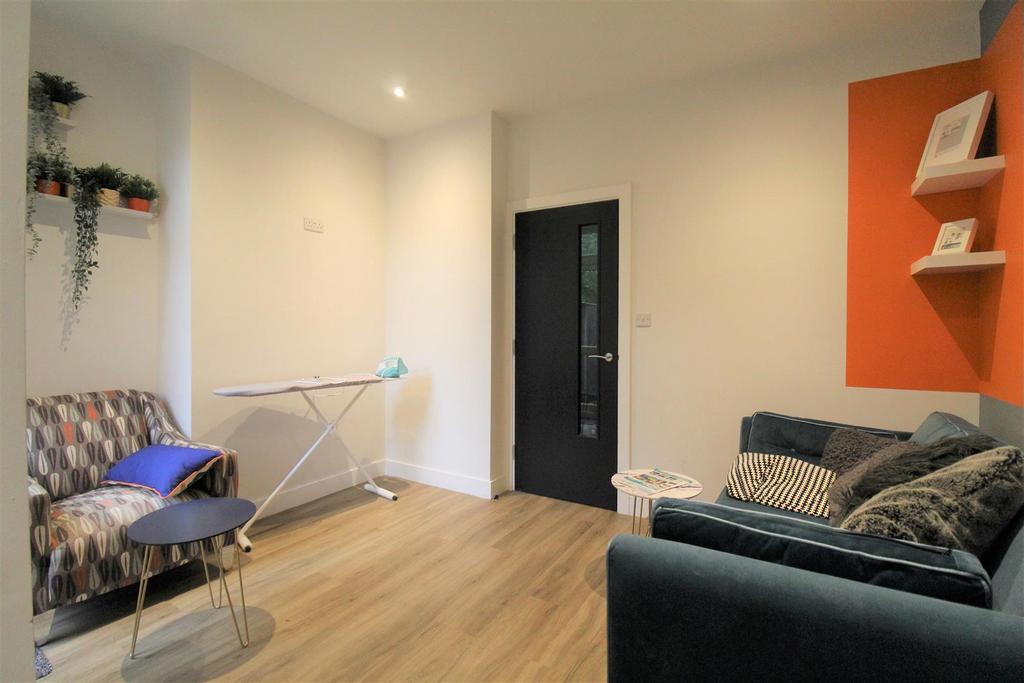 6 Living Room.JPG