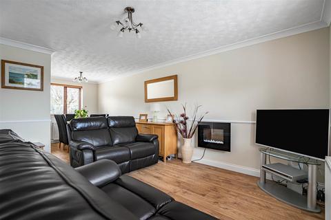 3 bedroom terraced house for sale, Godwin Close, Sewardstone