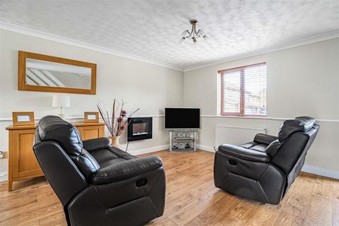 3 bedroom terraced house for sale, Godwin Close, Sewardstone