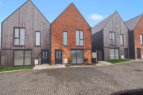 4 bedroom semi-detached house for sale, Harrowfield Close, Nuneaton, CV10
