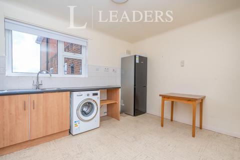 3 bedroom flat to rent, Bassett Court, Bassett Avenue, SO16