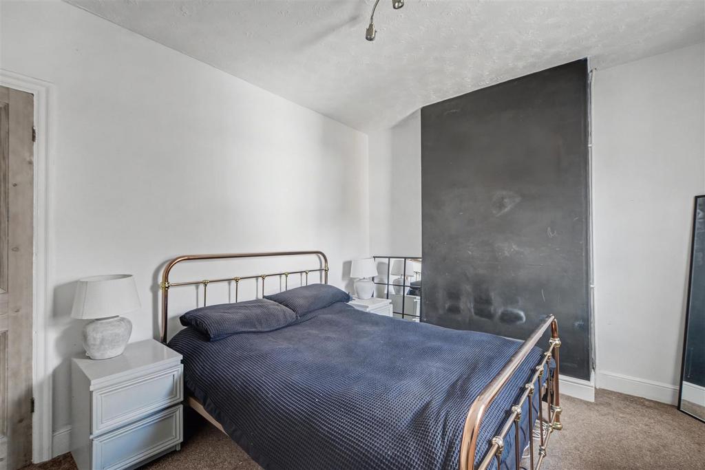 Bedroom 1 2.jpeg