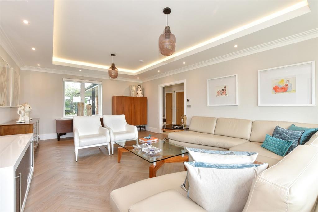 Ashdown lounge 2