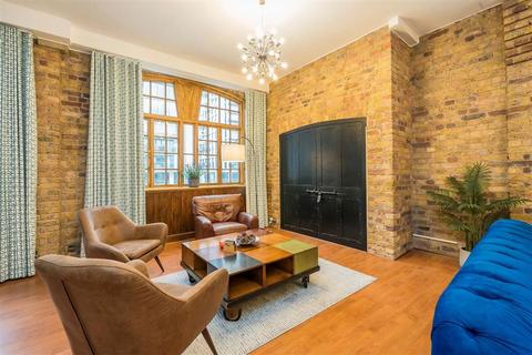 2 bedroom flat to rent, Telfords Yard, London E1W