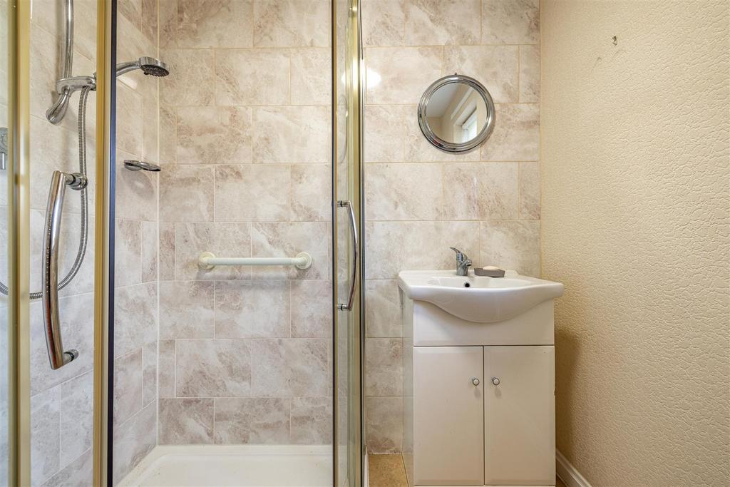 9 Heathpark Place Selkirk 27.JPG