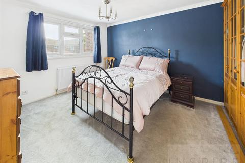 undefined, Waddington Close, Crawley RH11