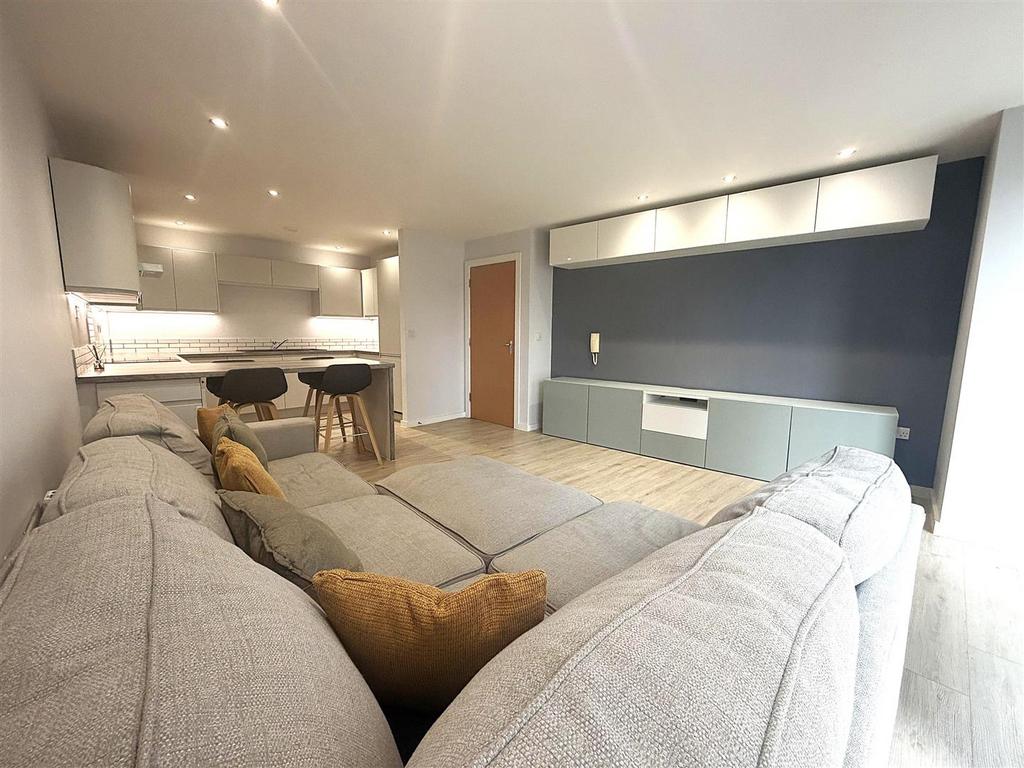 Living Room 3.jpeg