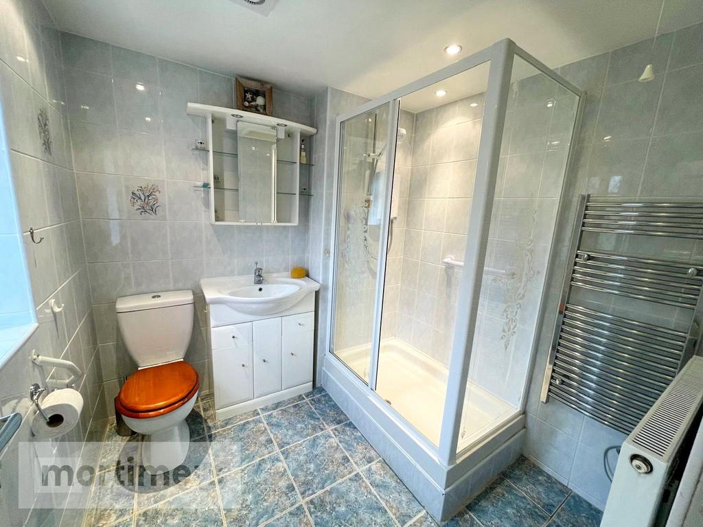 Family Shower Room