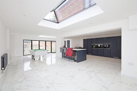 3 bedroom detached house for sale, Sleaford Road, PE21