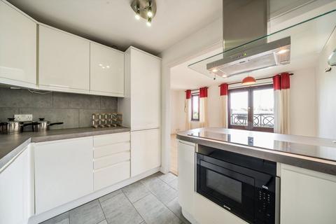 1 bedroom flat for sale, Discovery Walk, London E1W